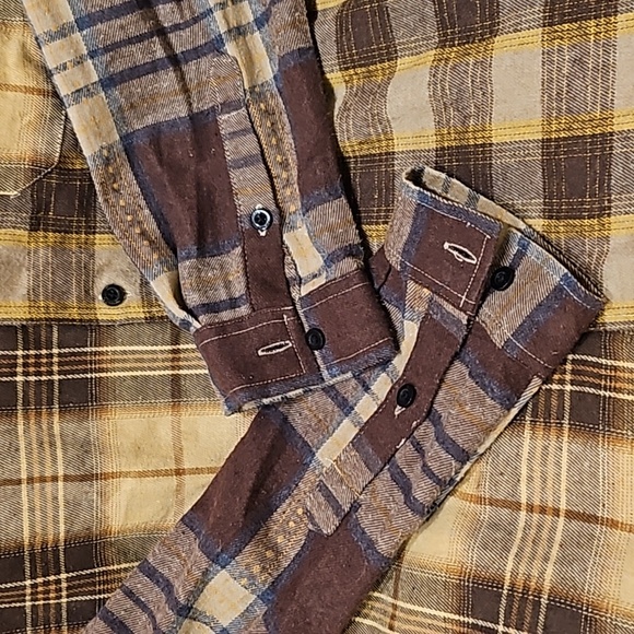 Reason Flannel - Picture 11 of 15